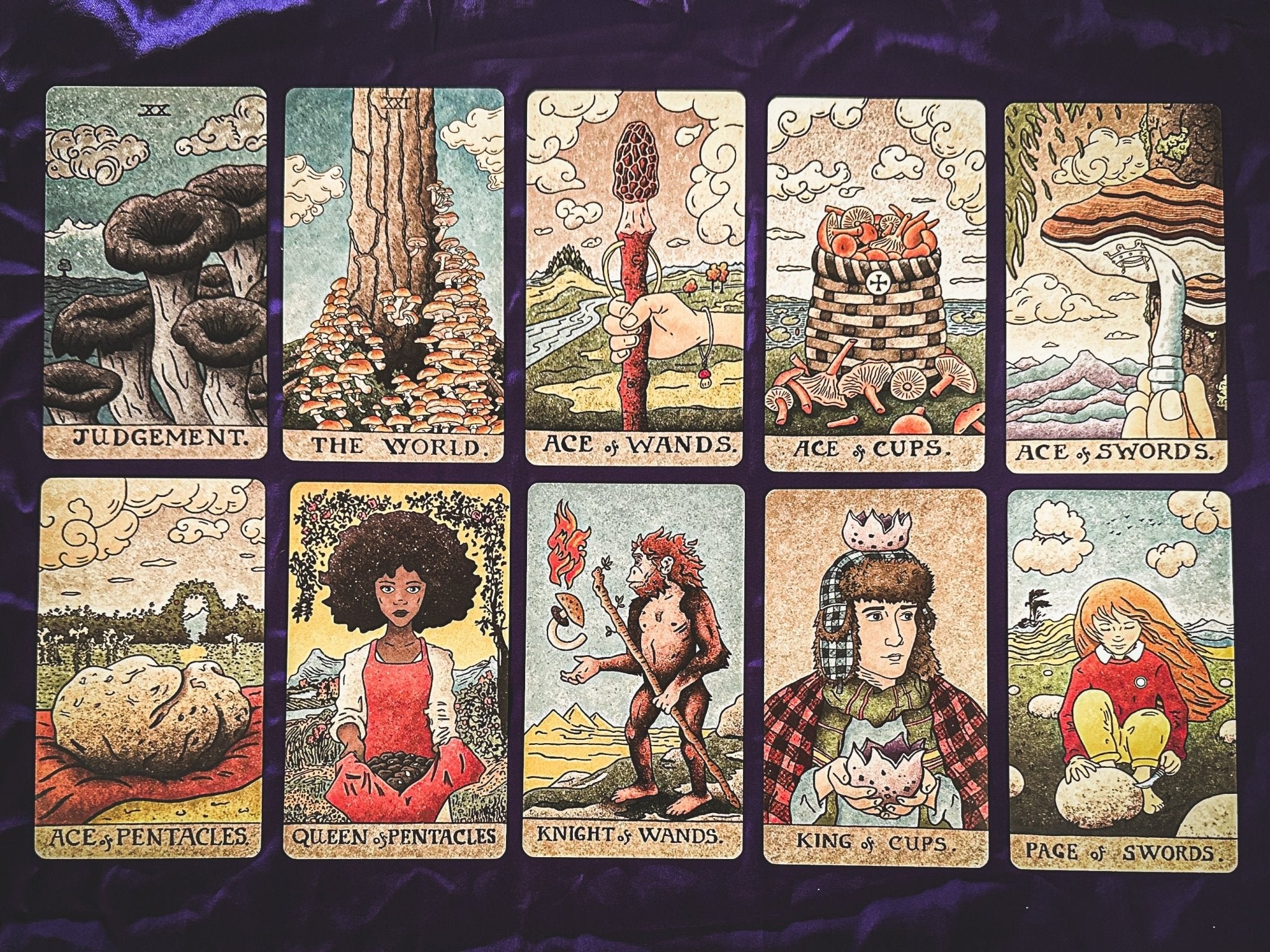 THE MUSHROOM HUNTER'S ARCANUM: A Tarot Deck for Mushroom Hunters - Collective Awakening