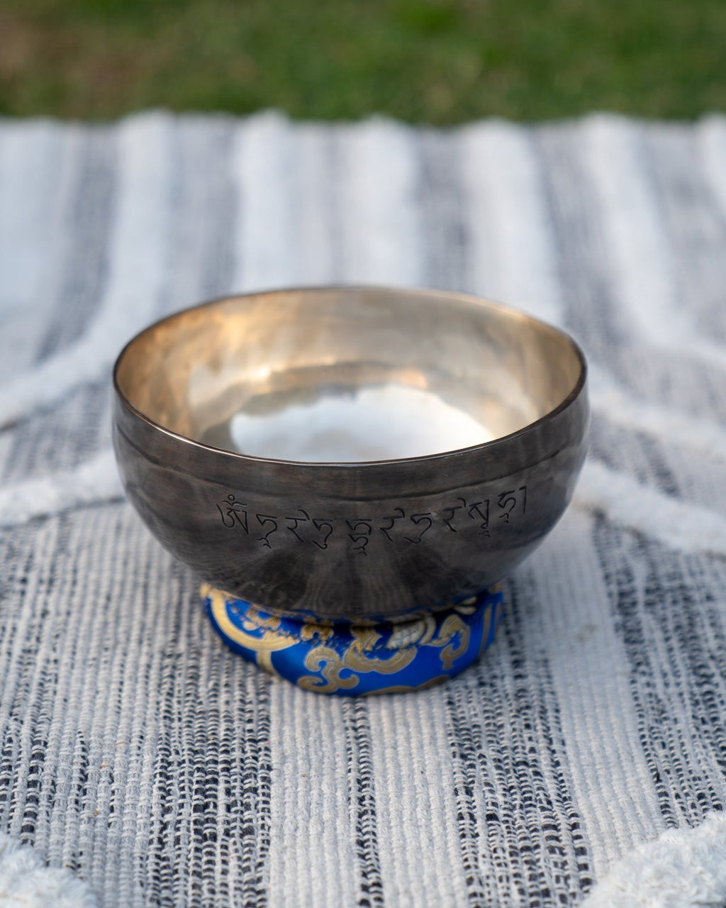 Third Eye Chakra New Moon Singing Bowl in A - Collective Awakening