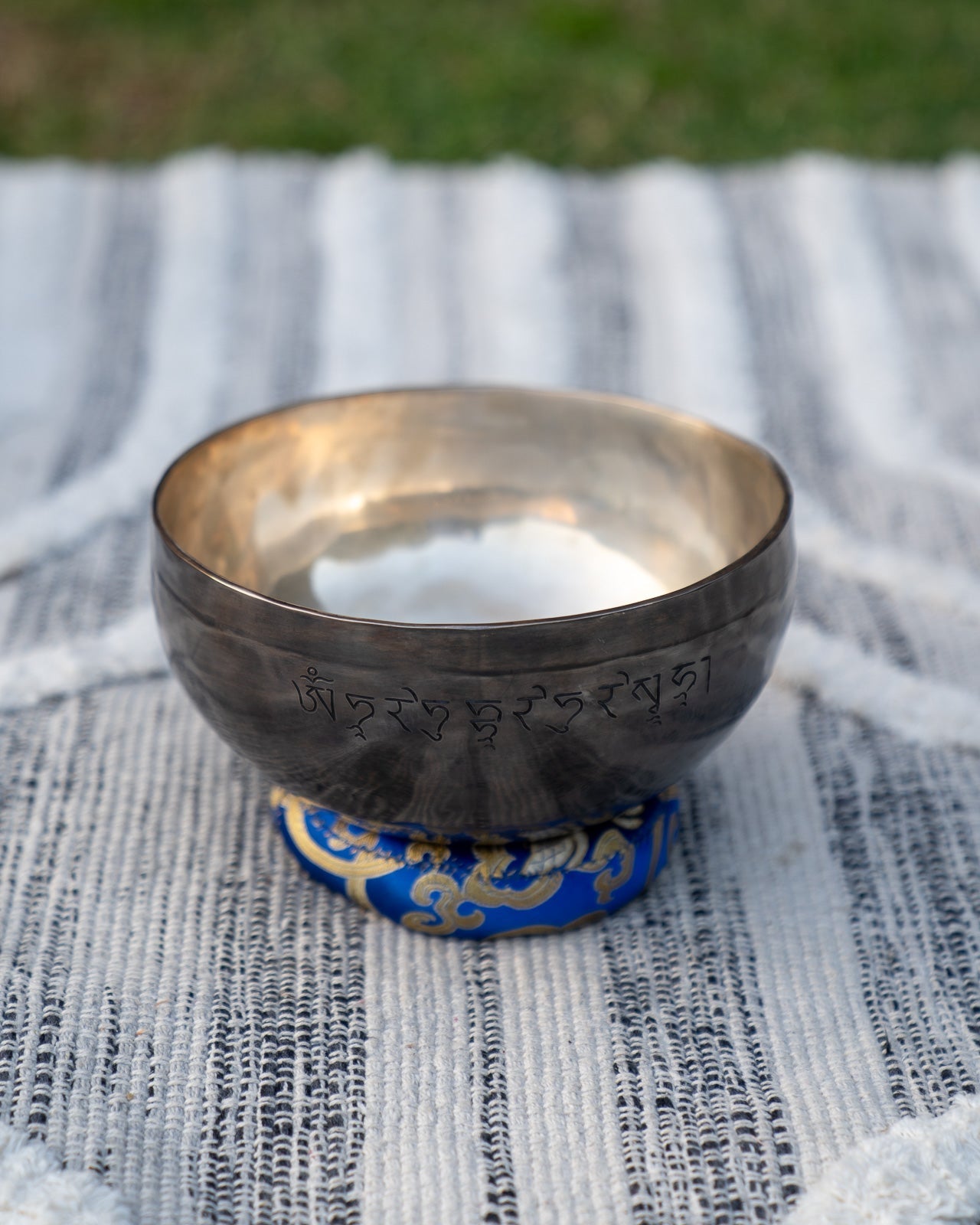 Third Eye Chakra New Moon Singing Bowl in A - Collective Awakening