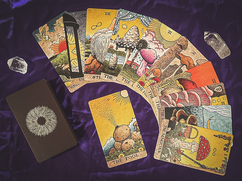 THE MUSHROOM HUNTER'S ARCANUM: A Tarot Deck for Mushroom Hunters - Collective Awakening