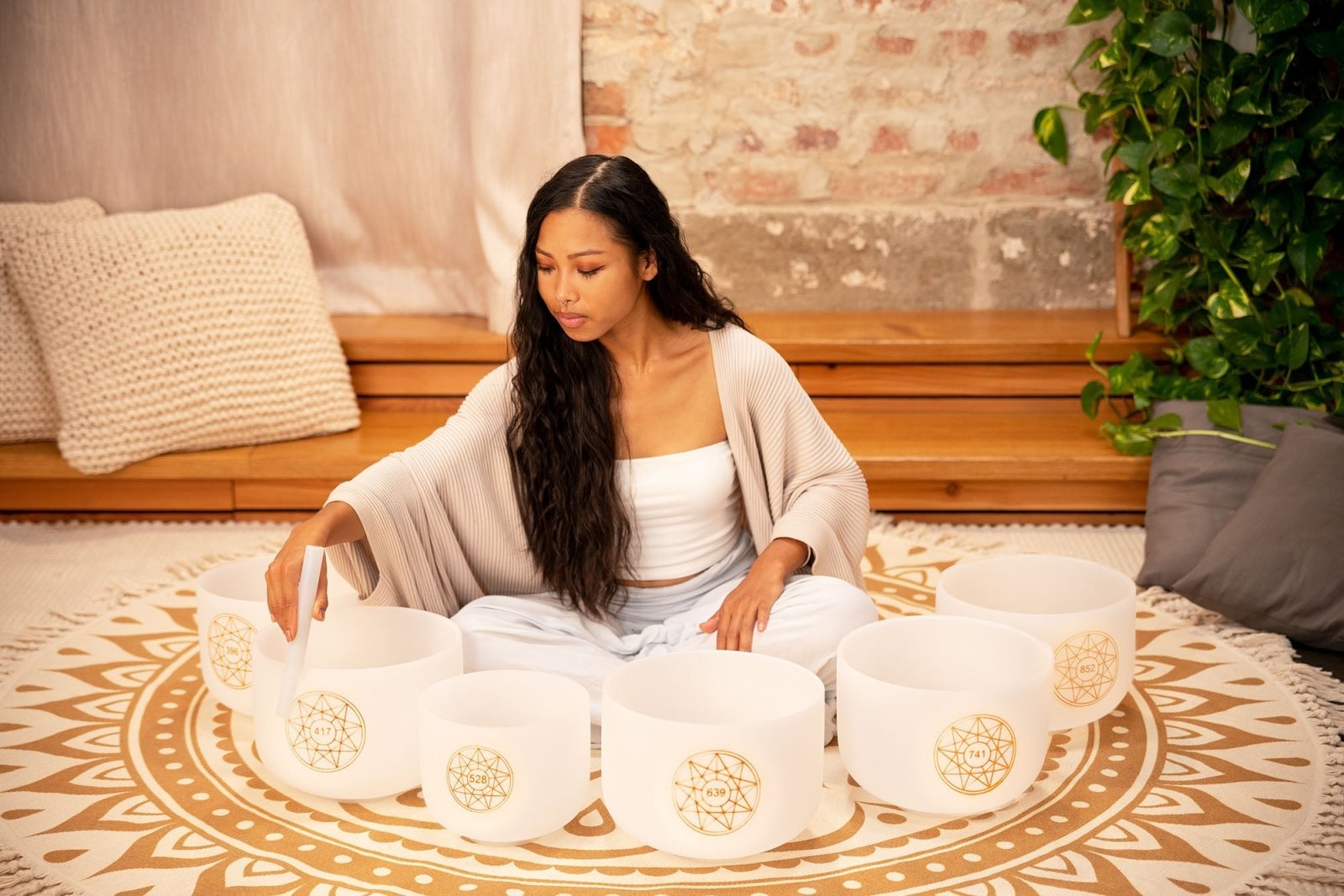 Solfeggio Crystal Singing Bowl Set (396, 417, 528, 639, 741, 852 Hz) - Collective Awakening