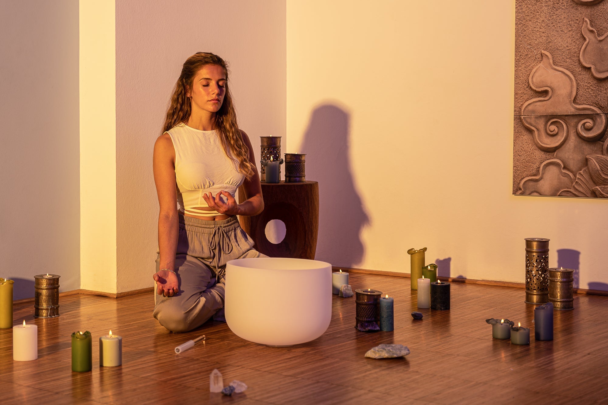 432 Hz Crystal Singing Bowl Chakra Set - 7 Pure White Quartz Bowls (8"–14") - Collective Awakening