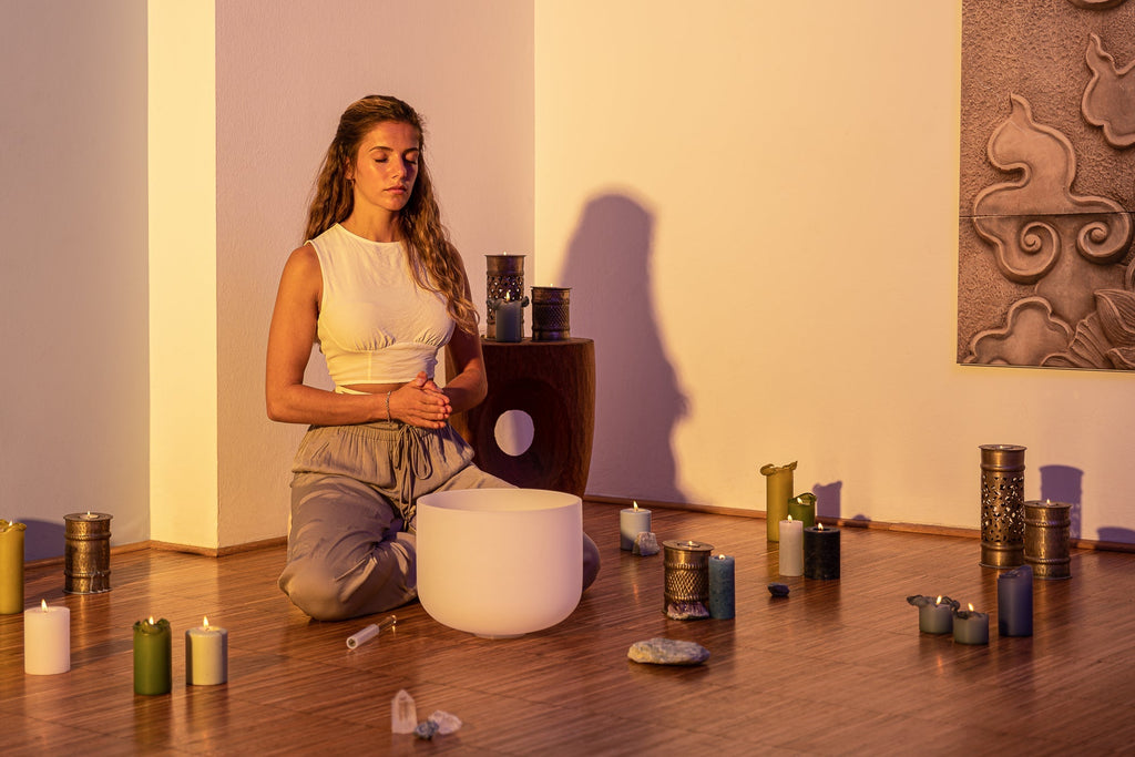 432 Hz Crystal Singing Bowl Chakra Set - 7 Pure White Quartz Bowls (8"–14") - Collective Awakening