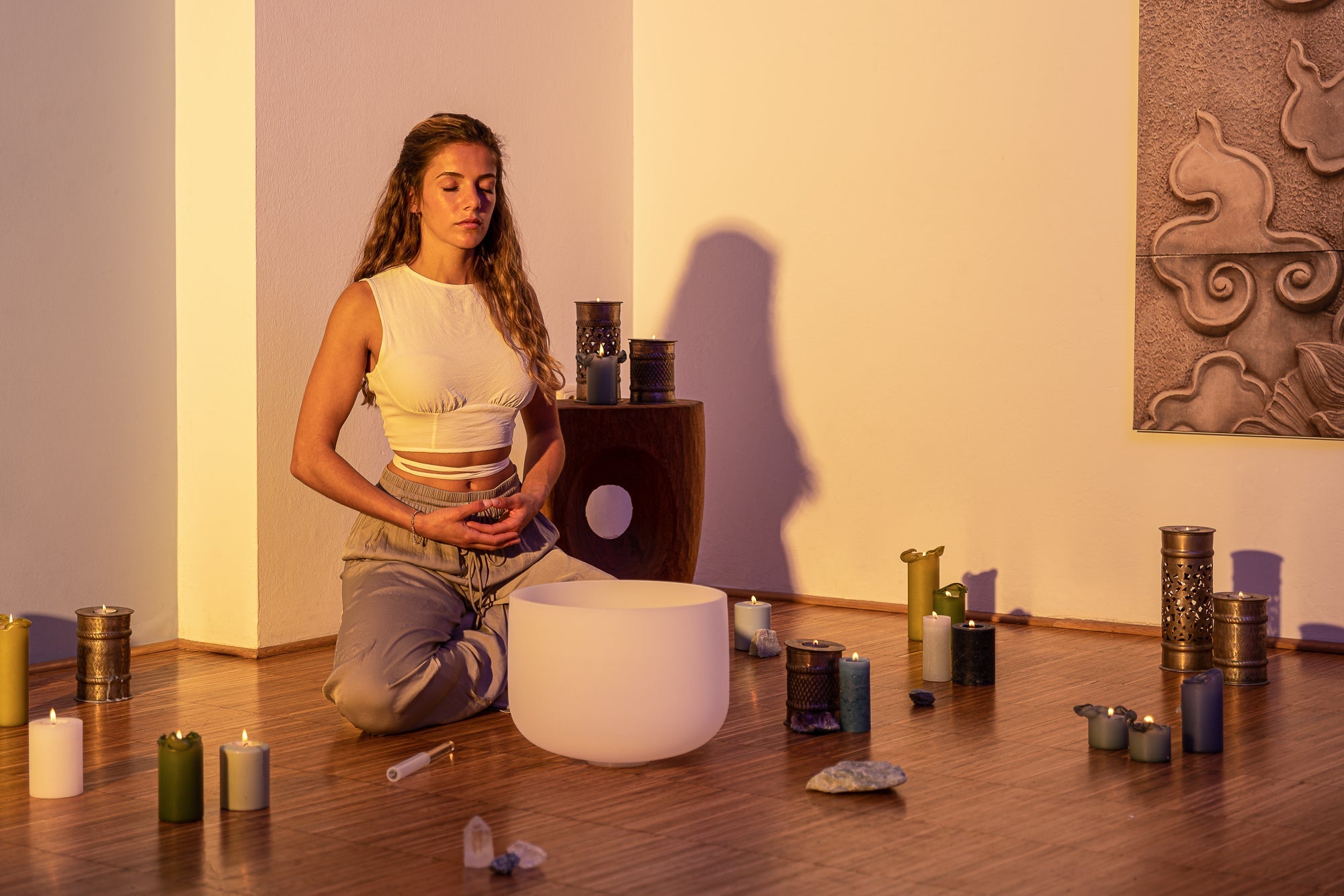 432 Hz Crystal Singing Bowl Chakra Set - 7 Pure White Quartz Bowls (8"–14") - Collective Awakening