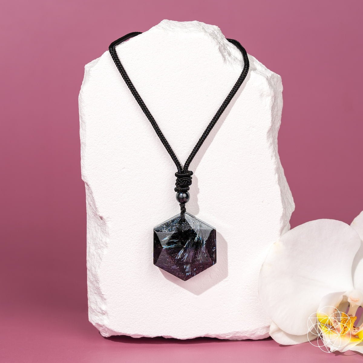The Arfvedsonite Deep Healing Pendant - Collective Awakening