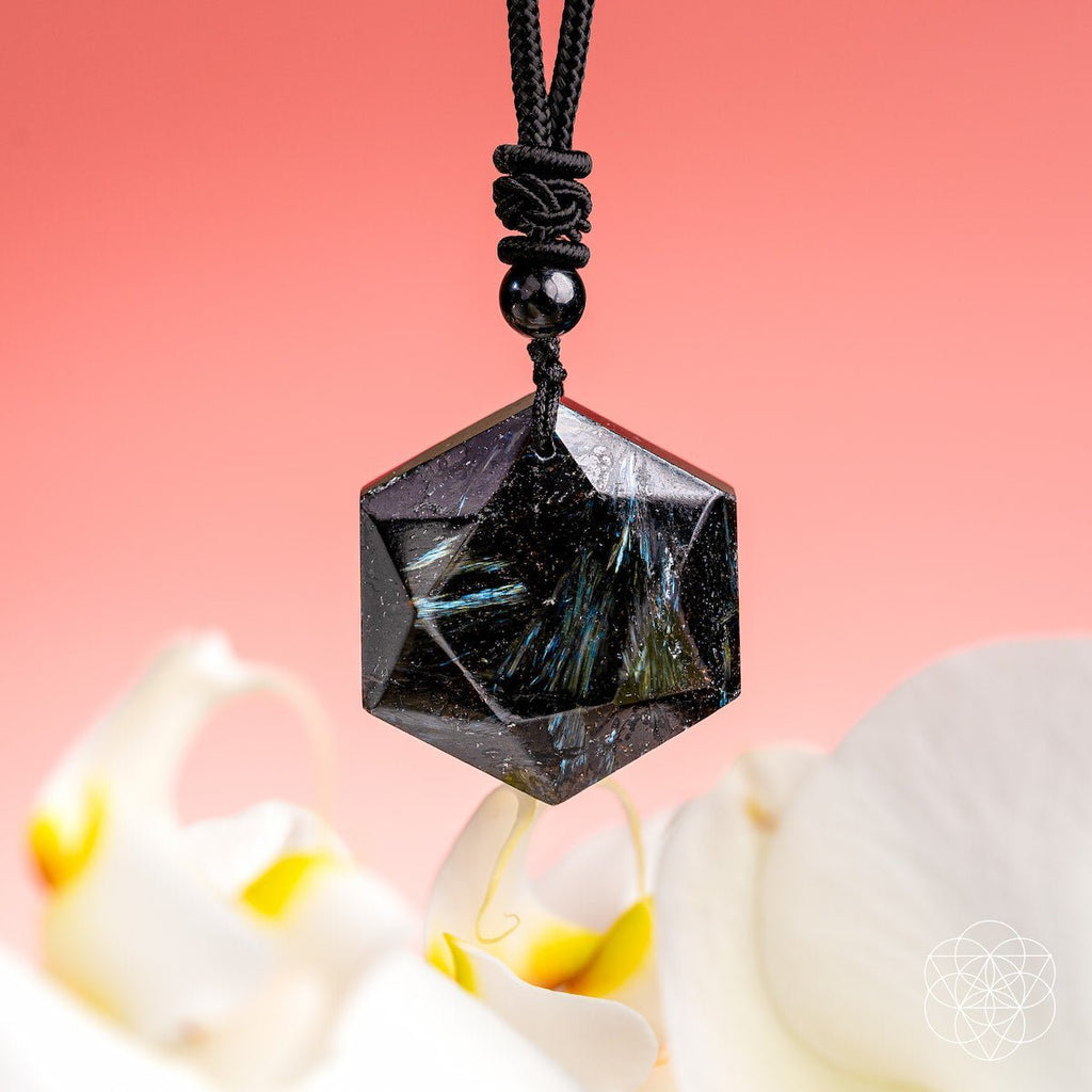 The Arfvedsonite Deep Healing Pendant - Collective Awakening
